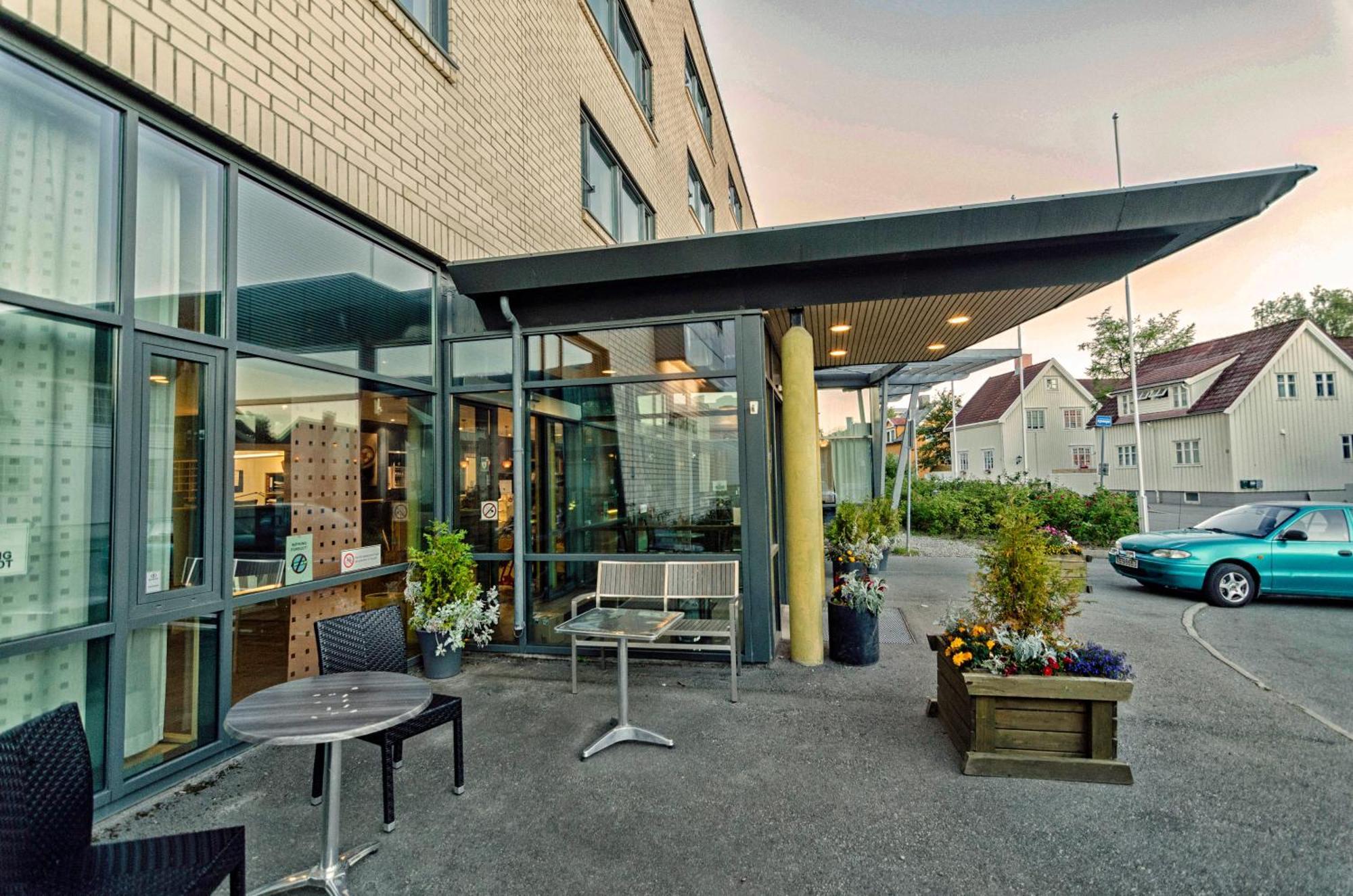 Zefyr Hotel Будё Экстерьер фото